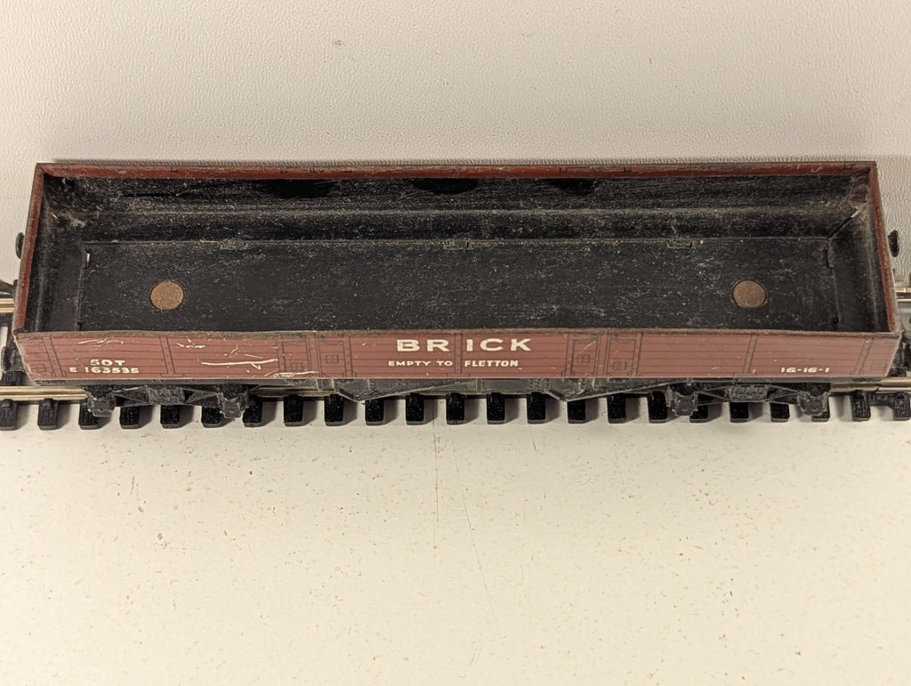 Hornby Dublo 50 Ton Brick Wagon E163535 OO Gauge