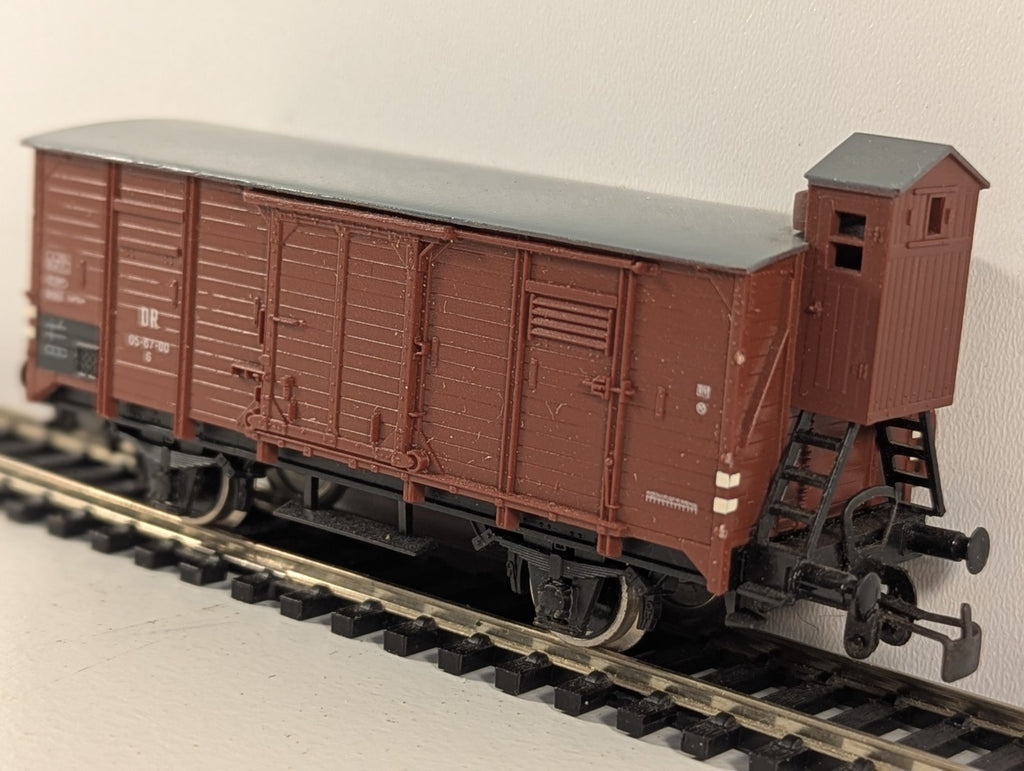 Piko 54013 HO Gauge DB G02 2-Axle Box Wagon with Brakeman’s Cabin