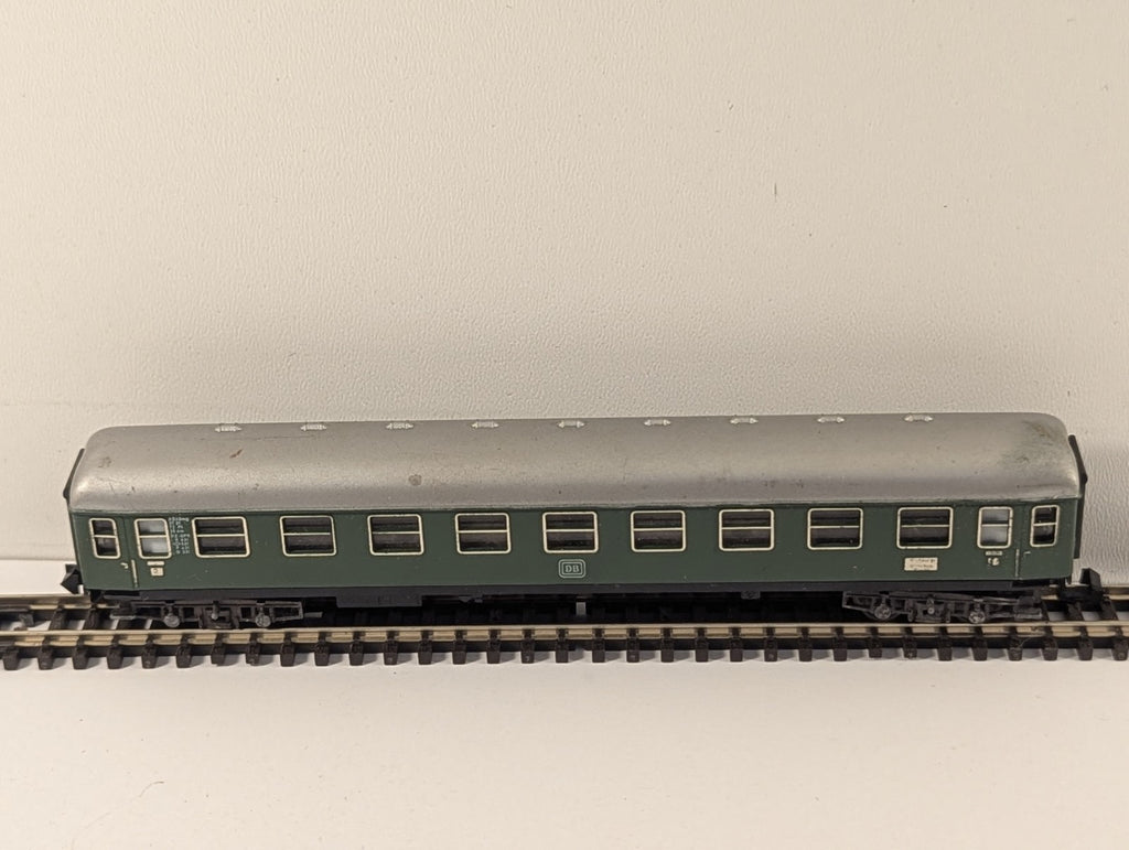 Minitrix 3081 N Gauge DB 2nd Class Coach