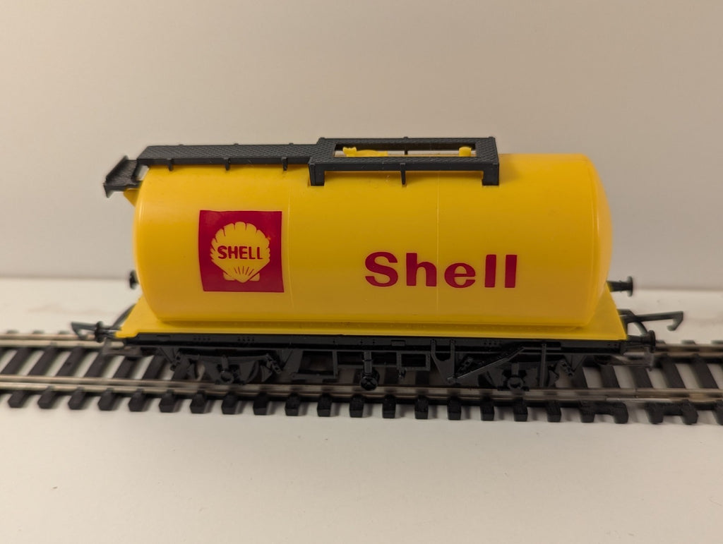 Hornby R227 OO Gauge Shell Tank Wagon – Yellow