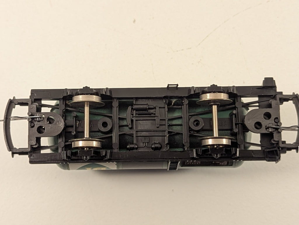Lima HO Gauge BP Green Tanker Wagon