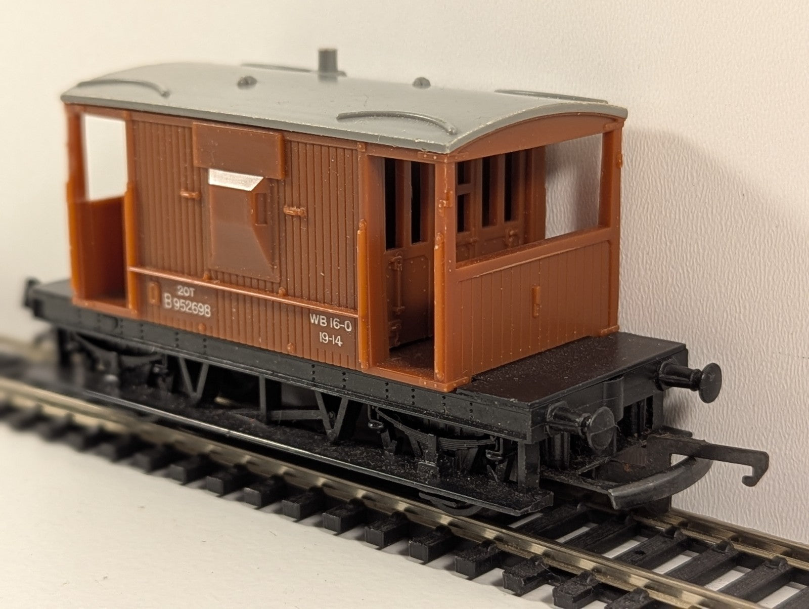 Hornby RailRoad – BR 20 Ton Brake Van (OO Gauge)