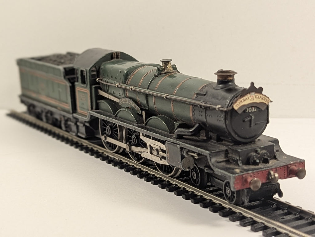 Hornby Dublo OO Gauge Castle Class 4-6-0 'Denbigh Castle' Steam Locomotive 7032