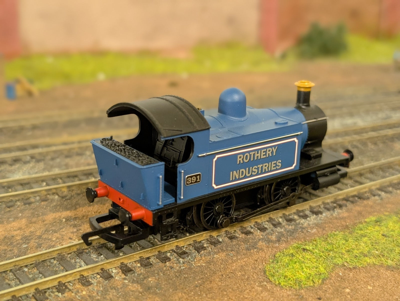 Hornby Railroad R3359 0-4-0 Rothery Industries 391 Locomotive