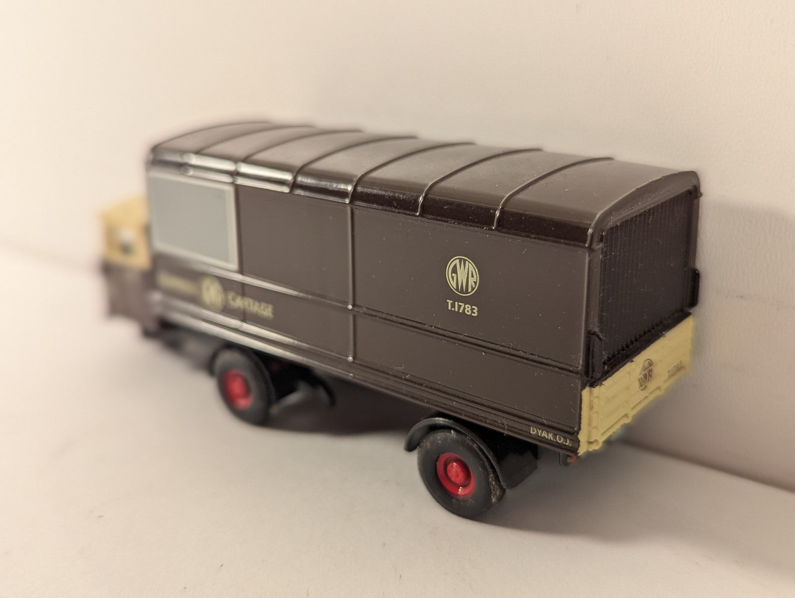 Oxford Diecast 1:76 Scale (OO Gauge) Scammell Mechanical Horse Box Trailer