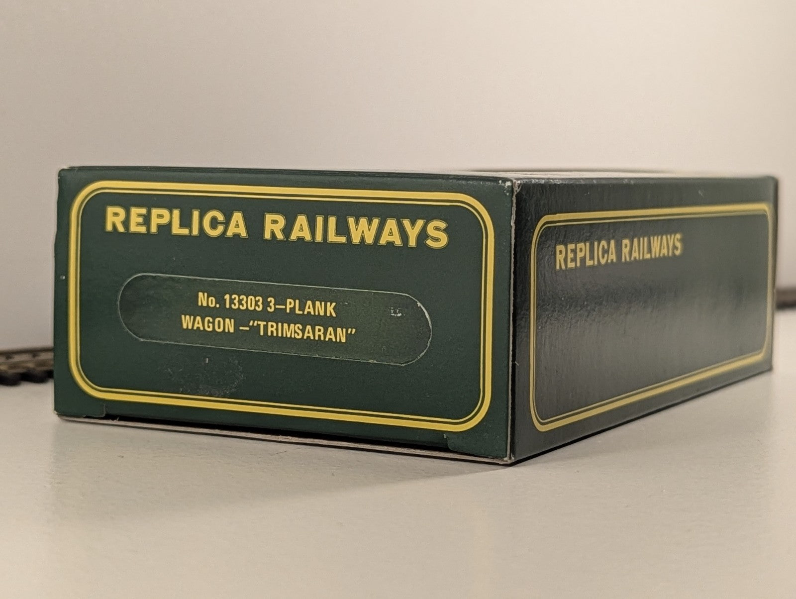 Replica Railways 13303 OO Gauge Trimsaran 3 Plank Wagon - Boxed