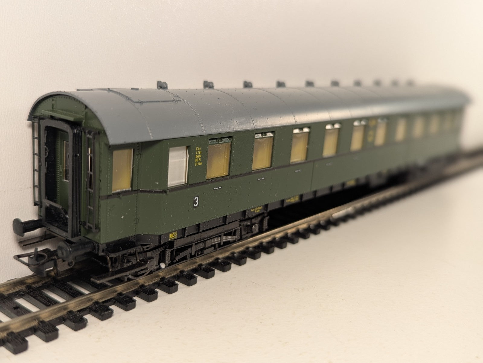 Liliput 843 02 HO Gauge DRG Third Class Passenger Coach - Boxed