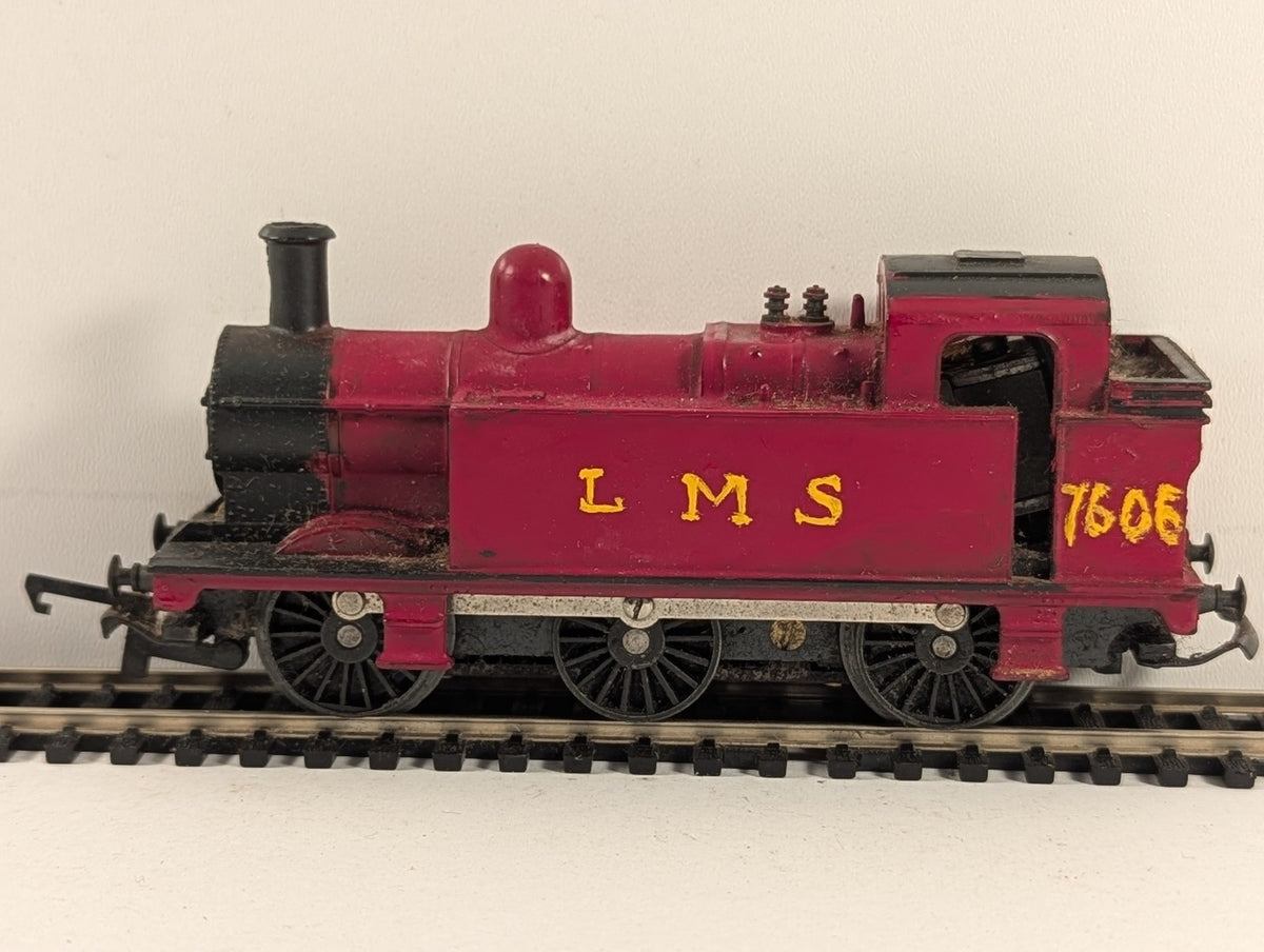 Tri-ang OO Gauge Class 3F Jinty 0-6-0T Steam Locomotive 7606 LMS Red (Repaint)