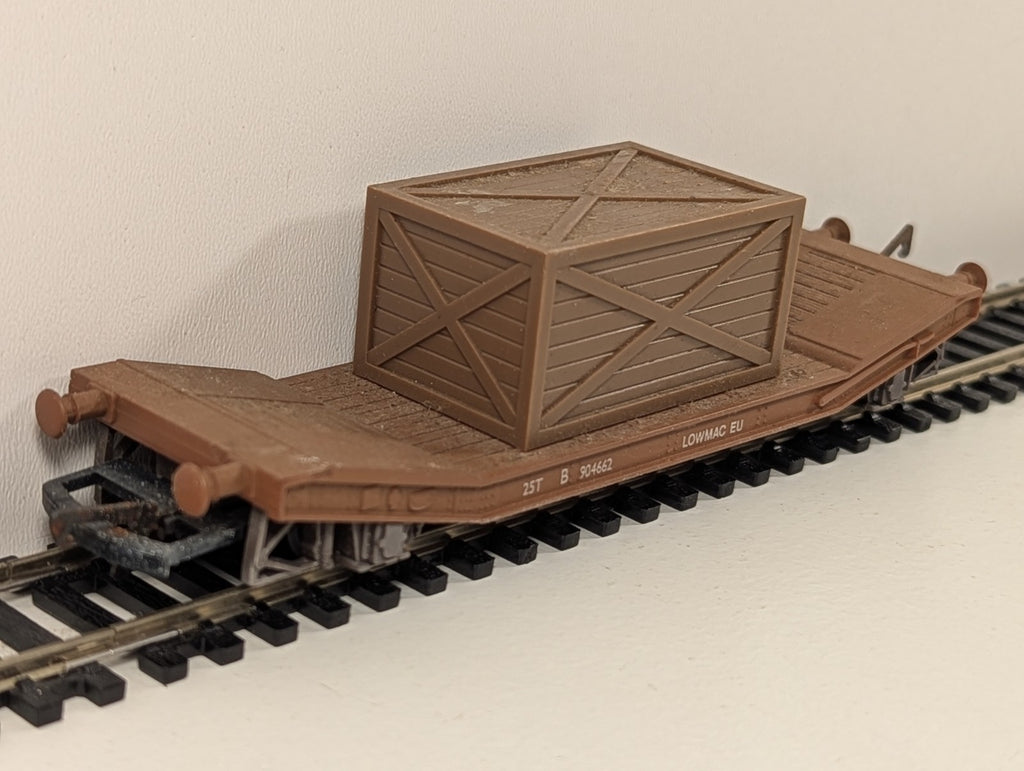 Airfix 54330 25-Ton Lowmac Machine Wagon – Crate Load – OO Gauge