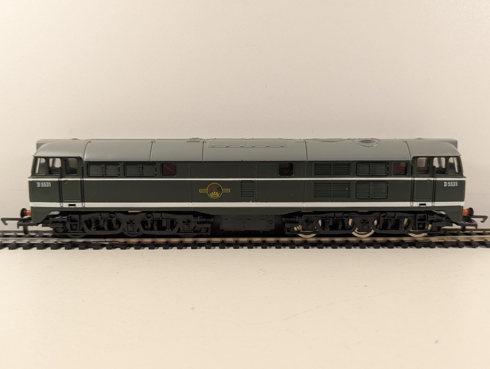Airfix 54101-9 OO Gauge BR Class 31 Diesel Locomotive - damaged decals