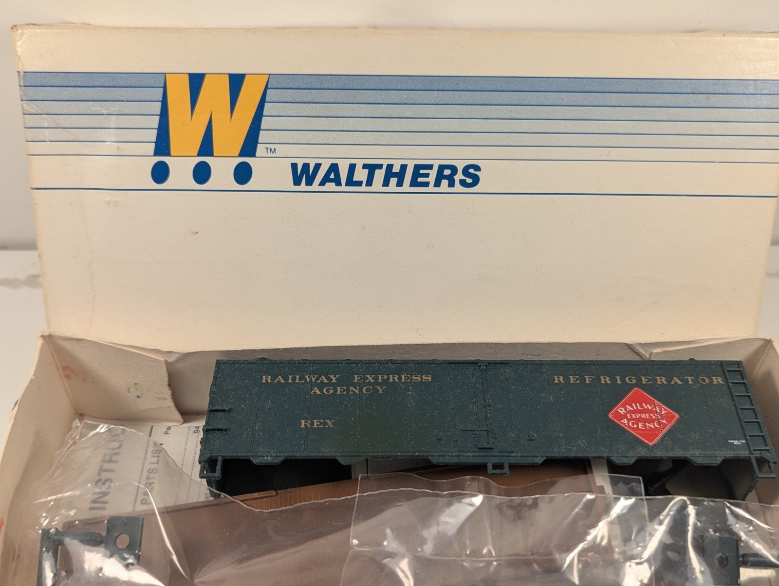 Walthers HO REA Steel Refrigerator Car Kit