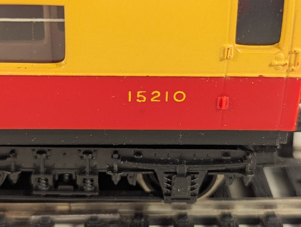 Hornby OO Gauge LMS Style Composite Coach Passenger Coach 15210