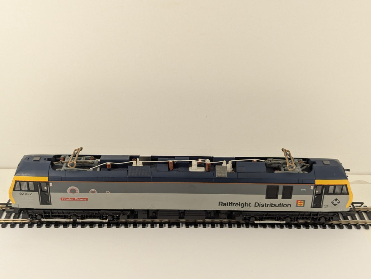 Hornby OO Gauge Class 92 Electric Locomotive Charles Dickens