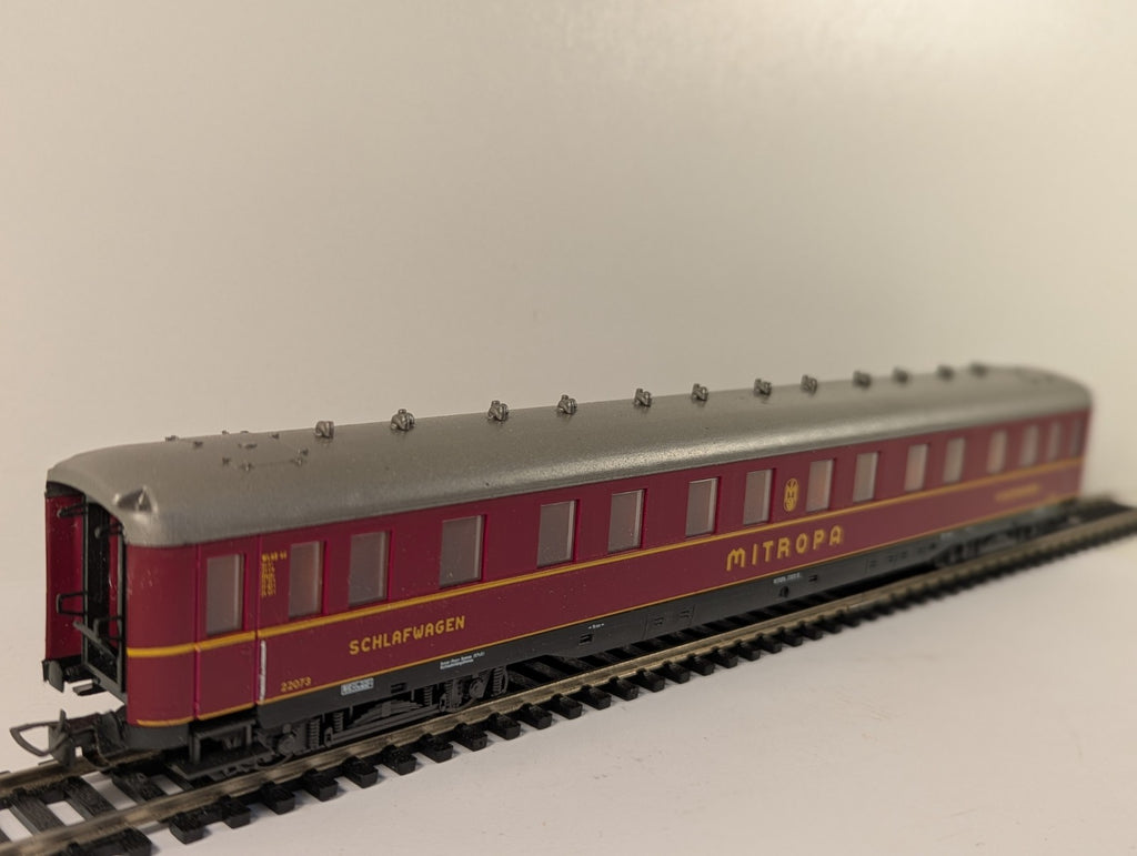 Liliput 837 076 HO Gauge Mitropa Buffet Car 22073 Boxed