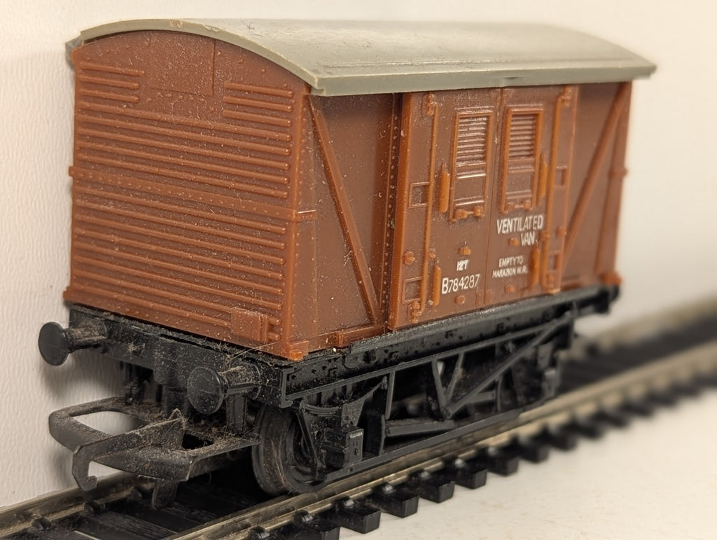 Hornby OO Gauge BR 12T Ventilated Van 'Marazion' Goods Wagon B78428