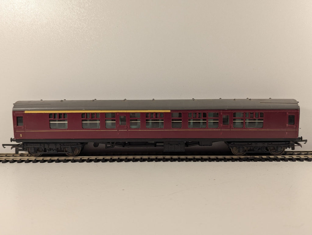 Tri-ang OO Gauge BR Maroon Mk1 Corridor Coach