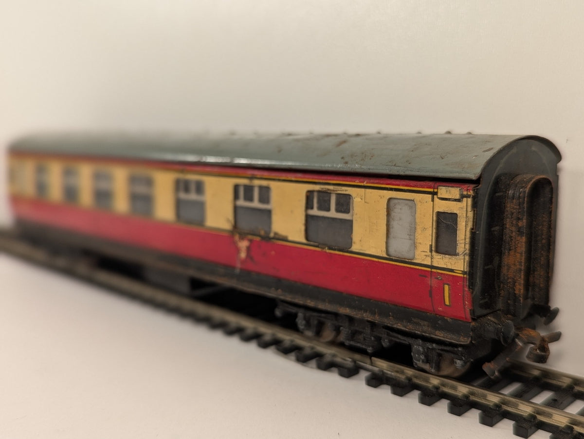 Hornby Dublo OO Gauge BR Crimson and Cream Composite Coach Passenger Coach
