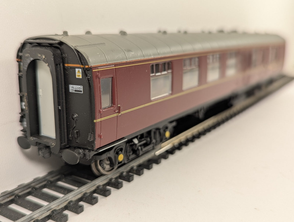 Hornby OO Gauge Stanier 57ft Brake Second Corridor (BSK) 99041 BR Maroon