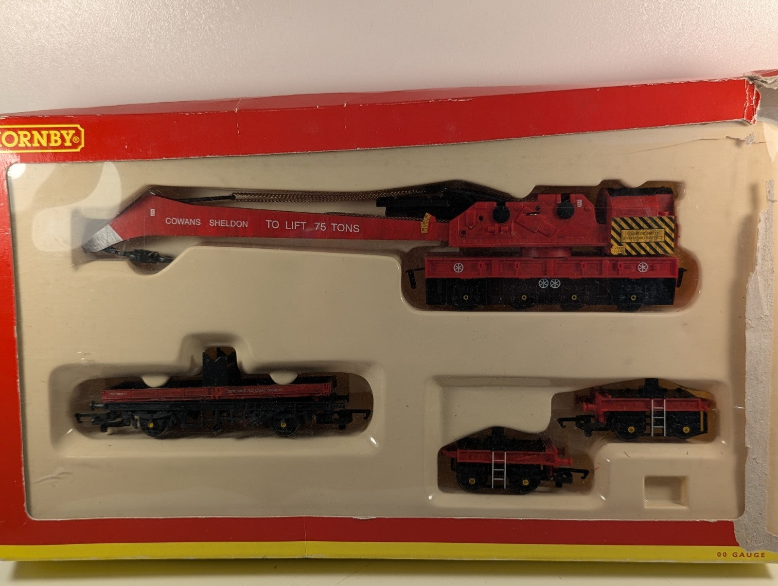 Hornby OO Gauge 75 Ton Breakdown Crane Set – Box Damage