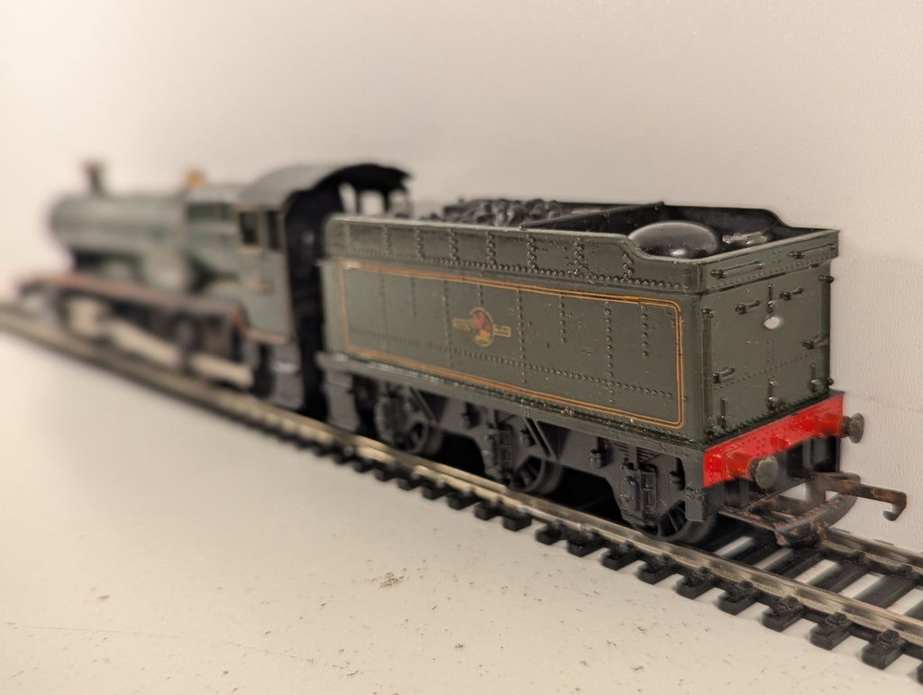 Hornby OO Gauge Class 4900 Hall Class 'Burton Hall' Steam Loco
