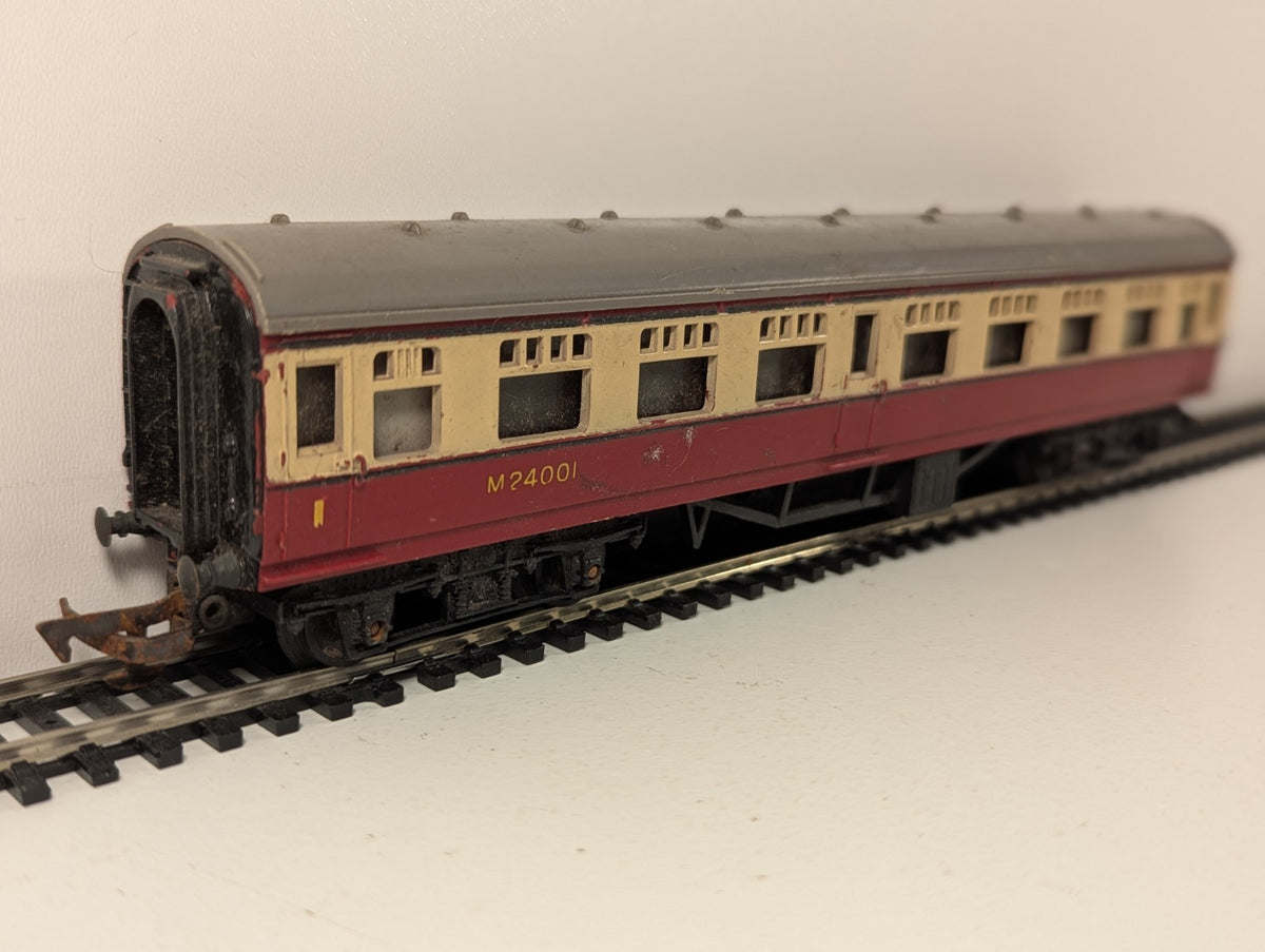 Tri-ang OO Gauge R29 Main Line Composite Coach M24001