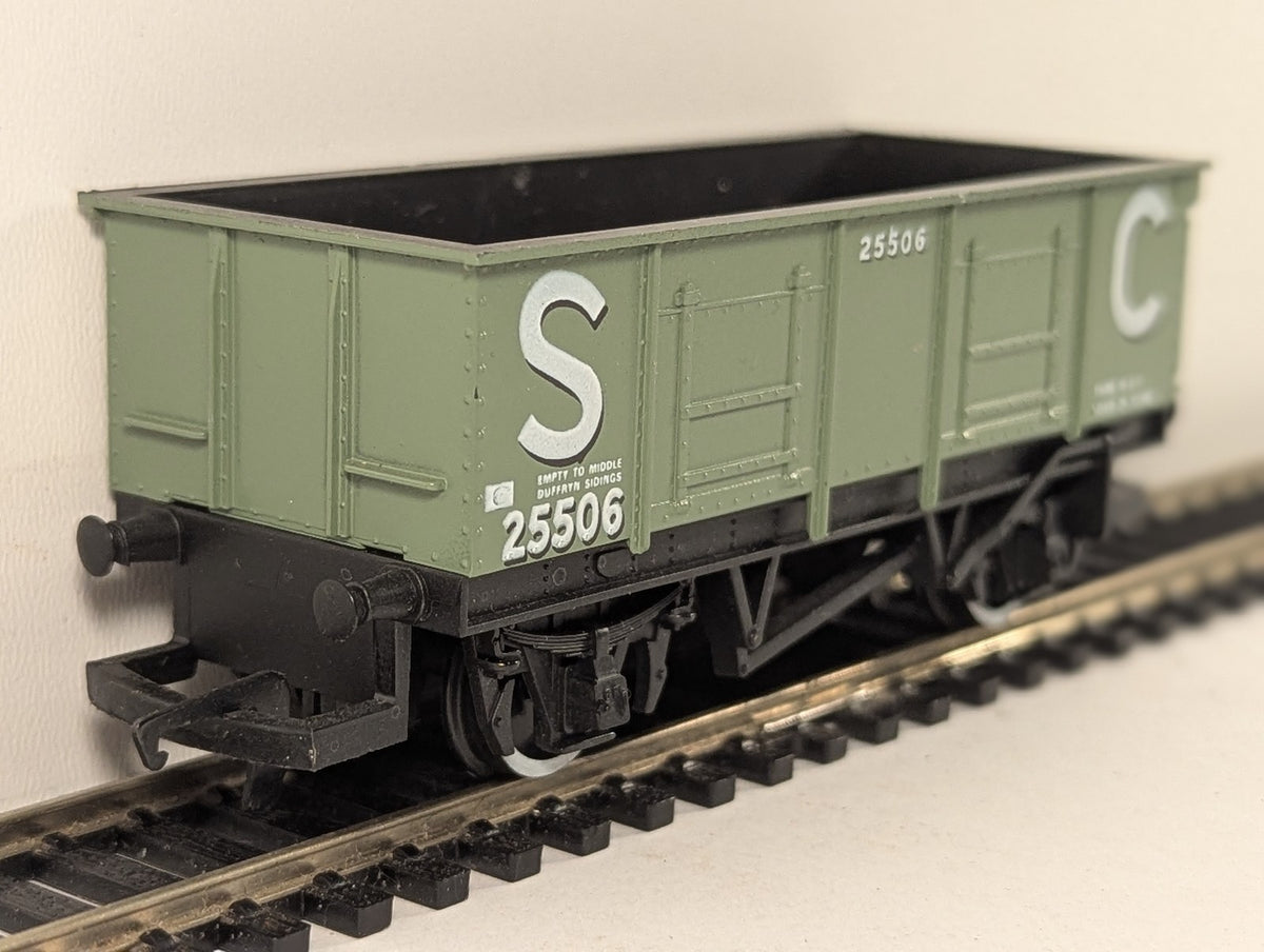 Hornby OO Gauge Stephenson Clarke 20-Ton Mineral Wagon Goods Wagon 25506