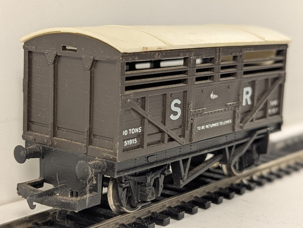 Hornby OO Gauge SR Cattle Truck Goods Wagon 51915 SR Brown R127