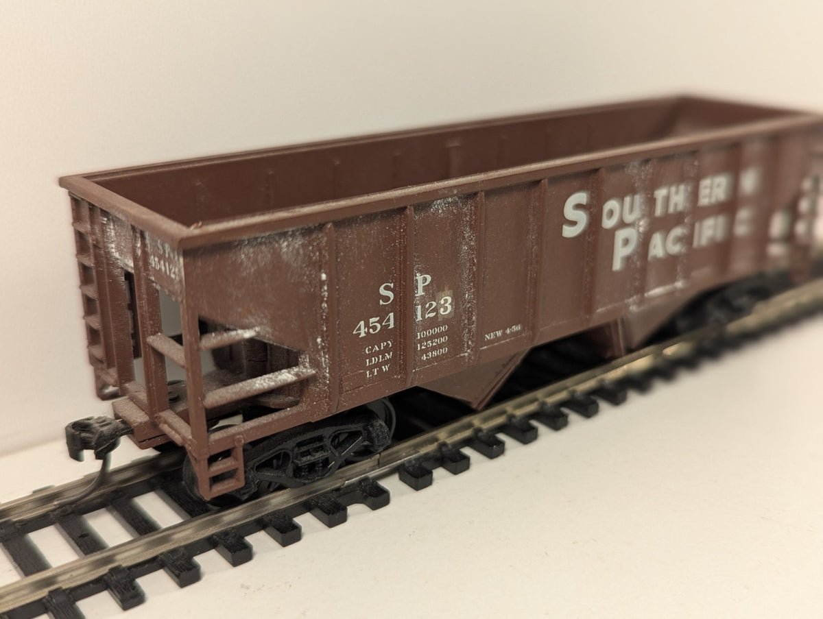 Walthers Trainline HO Gauge Southern Pacific 2-Bay Hopper Wagon