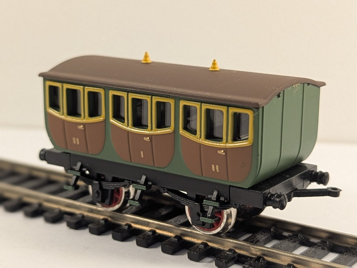 Bachmann HO Gauge “The Prussia” Passenger Coach