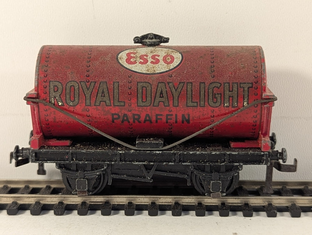 Hornby Dublo OO Gauge Royal Daylight Esso Paraffin Tank Wagon