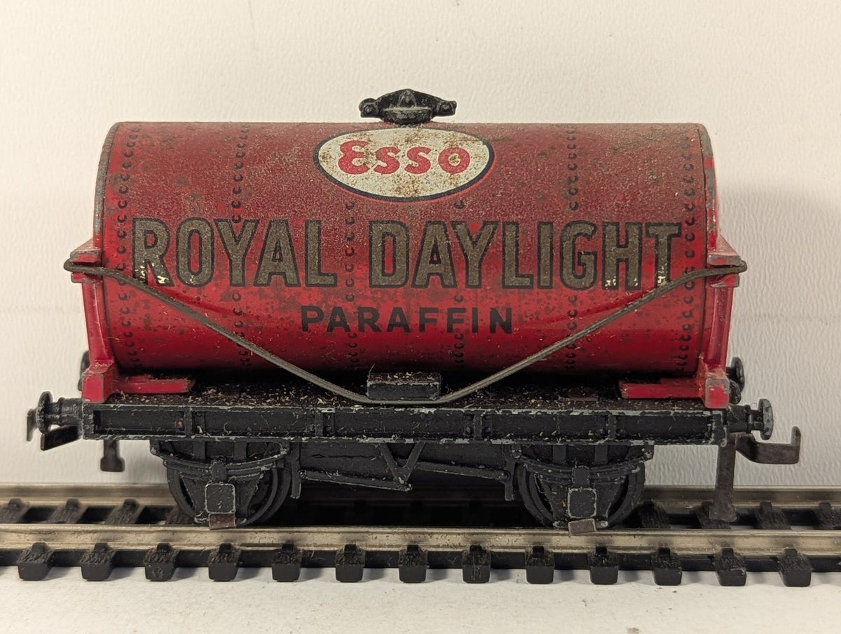 Hornby Dublo OO Gauge Royal Daylight Esso Paraffin Tank Wagon