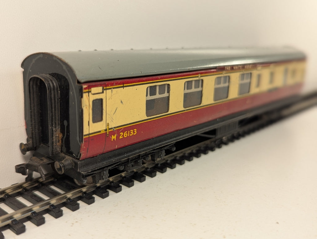 Hornby Dublo OO Gauge Tinplate Corridor Brake Coach "The White Rose"