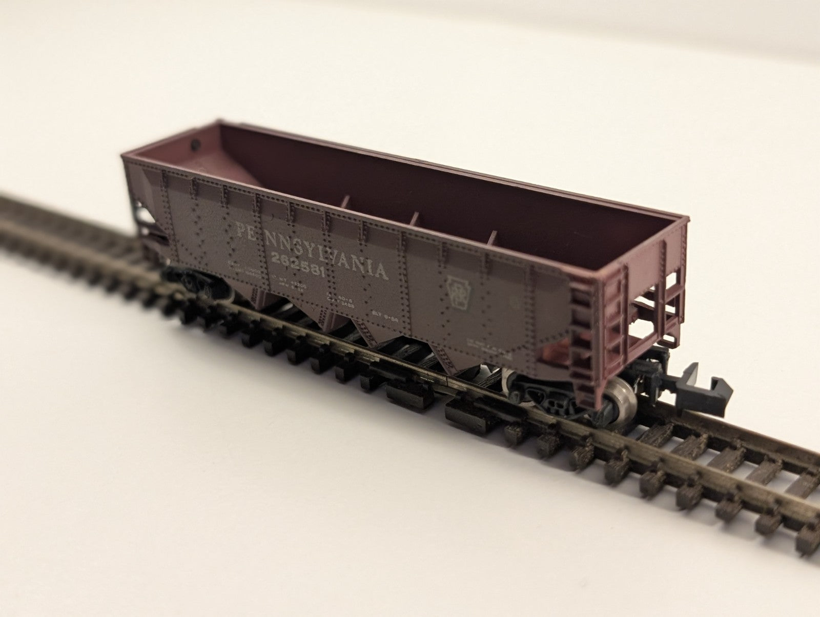 Bachmann N Scale Pennsylvania 55-Ton 2-Bay Open Hopper Car