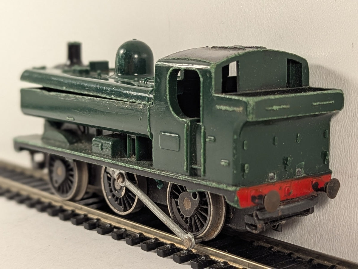 Hornby OO Gauge 0-6-0 Saddle Tank Locomotive Steam Locomotive Green