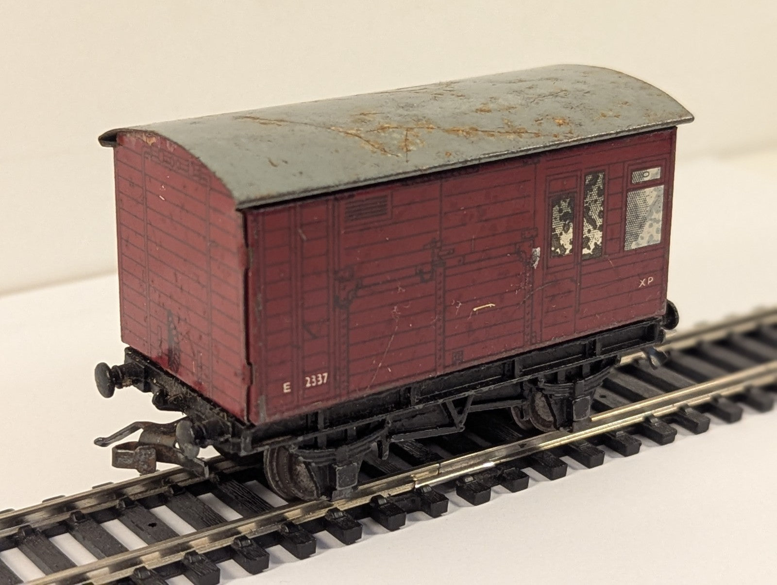 Hornby Dublo 32060 OO Gauge BR Red Horse Box - Rusted Roof
