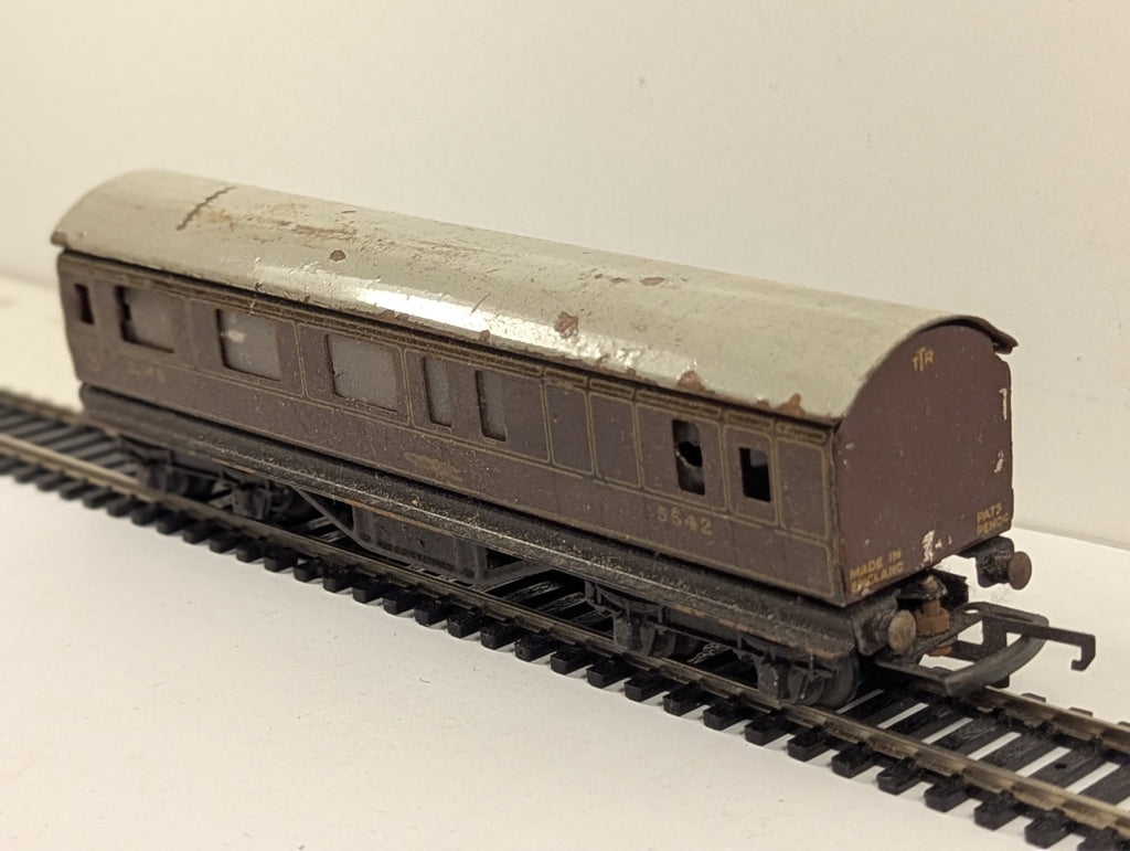 Trix OO Gauge LMS 3rd Class Brake Coach