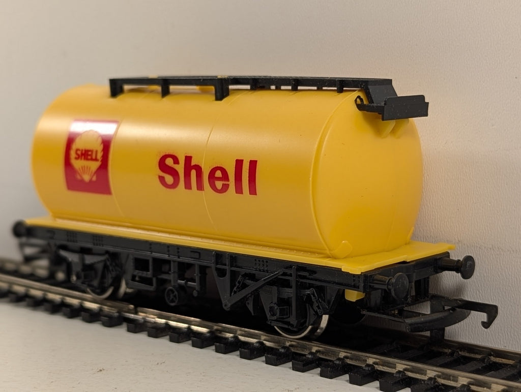 Hornby OO Gauge Shell Tank Wagon Shell yellow R.227