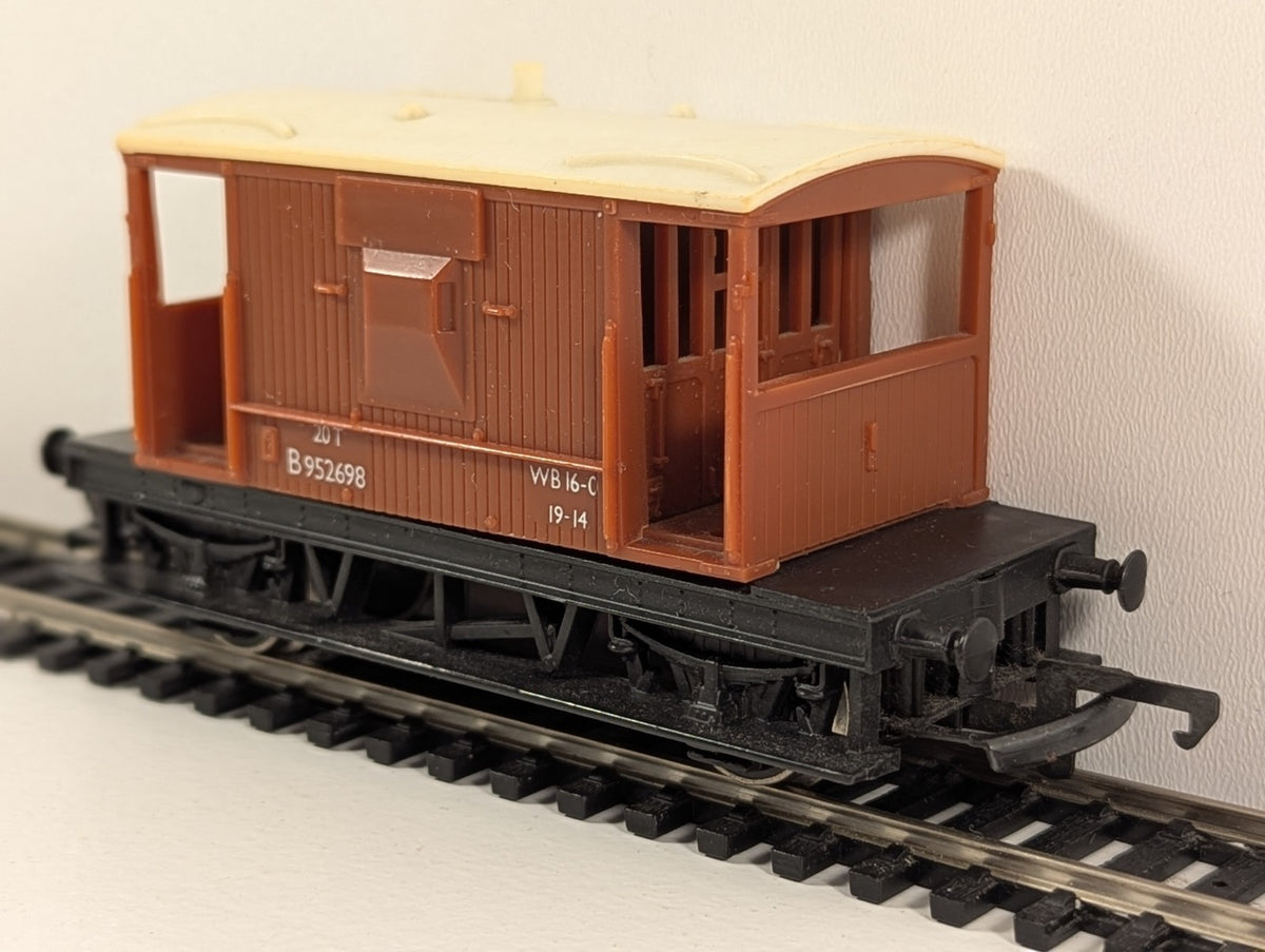 Hornby R218 BR 20 Ton Brake Van B952698 – OO Gauge