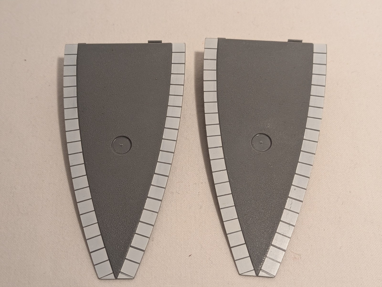 Hornby Pair of R464 OO Gauge Platform Ramps