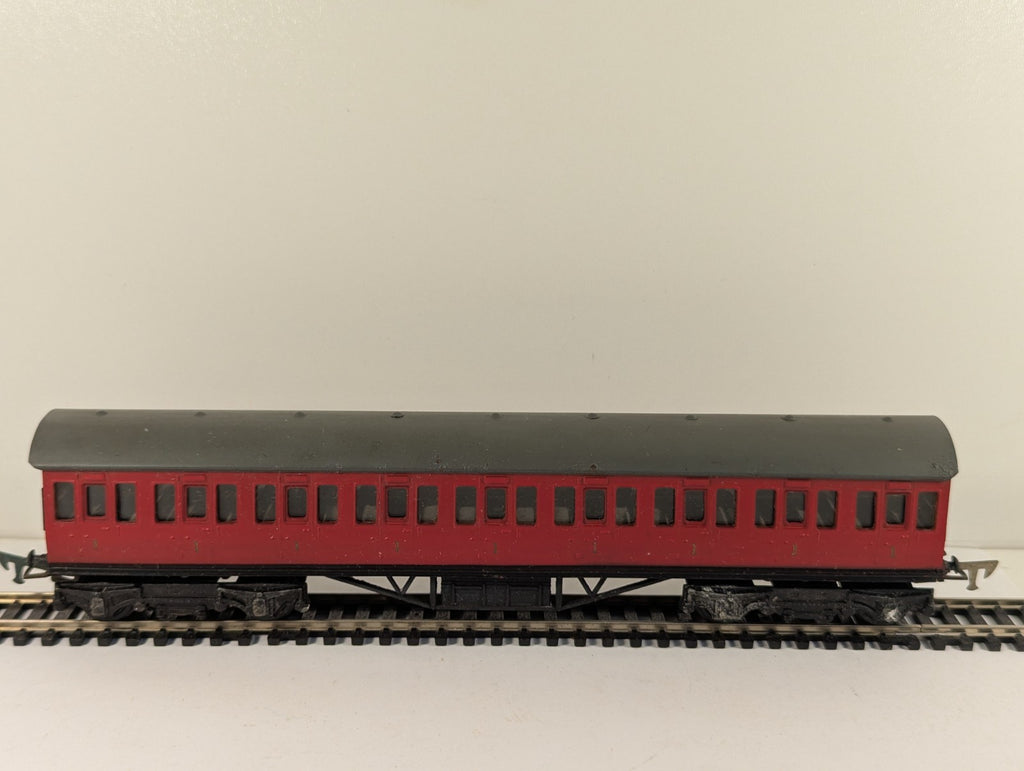 Graham Farish OO Gauge 1st Class Suburban Coach Maroon Boxed