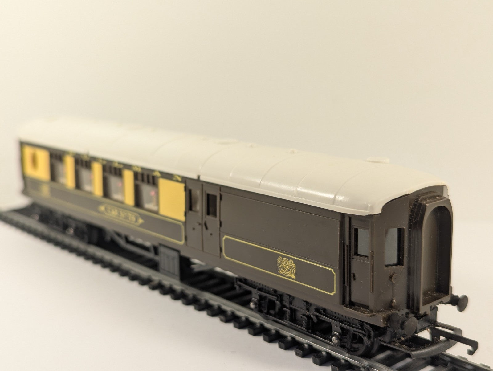 Tri-ang Railways R328 OO Gauge Pullman Brake No.79 2nd Class Coach - boxed