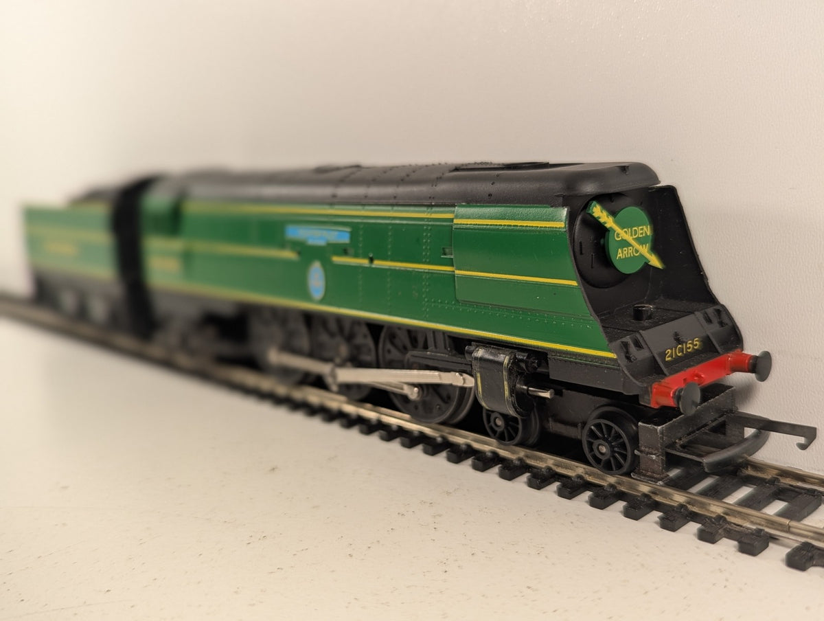 Hornby OO Gauge SR Battle of Britain Class 'Fighter Pilot' Steam Locomotive