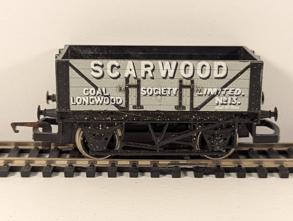 Hornby R716 OO Gauge 5-Plank Open Wagon – “Scarwood Coal, Longwood Society Ltd”