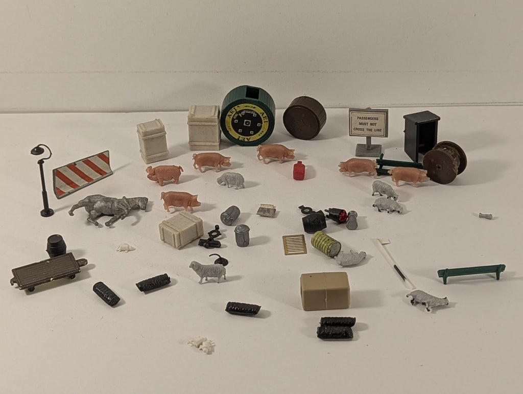 OO Gauge Assorted OO Gauge Scenic Accessories, Farm Animals & Details Job Lot