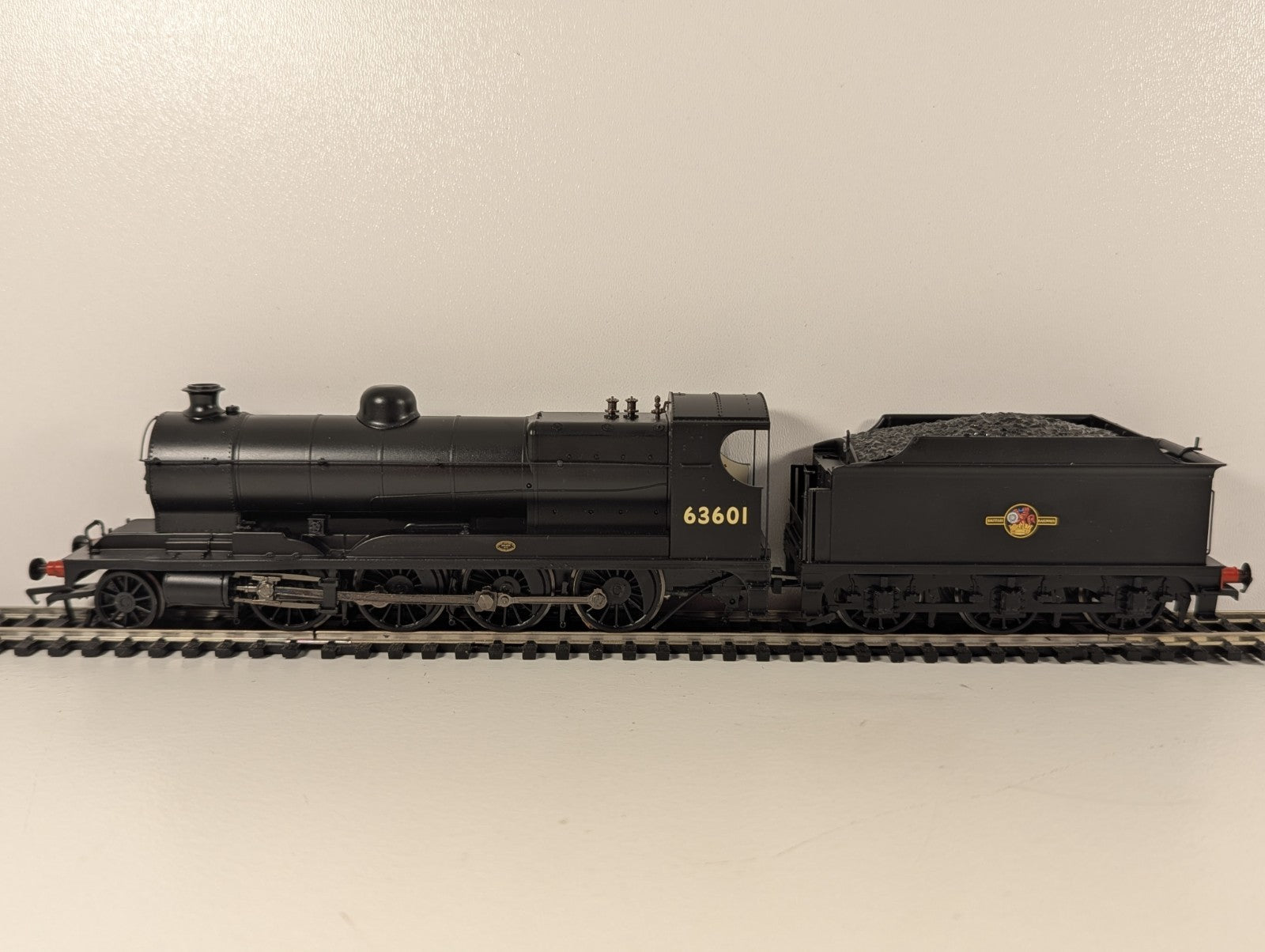Bachmann 31-001 Robinson O4 Class Steam Locomotive in BR Black (Late Crest)