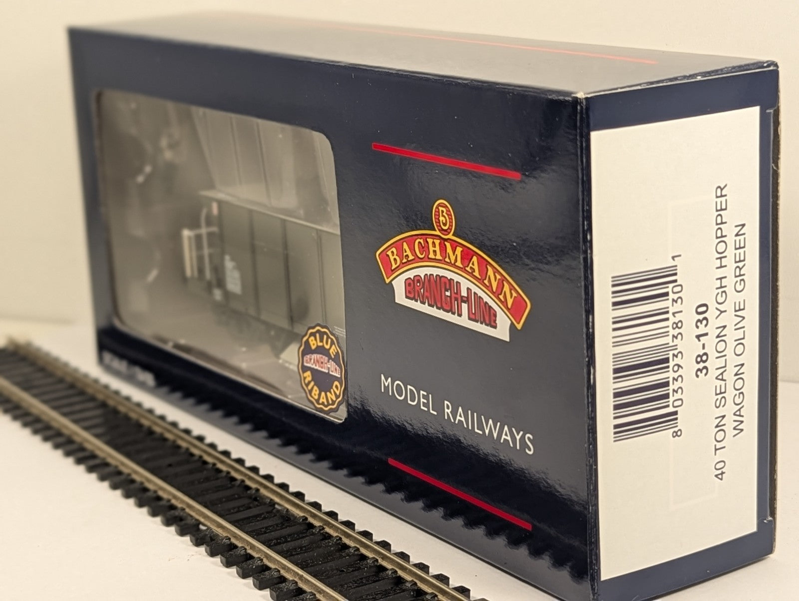 Bachmann 38-130 OO Gauge 40 Ton Sealion YGH Hopper Wagon Olive Green