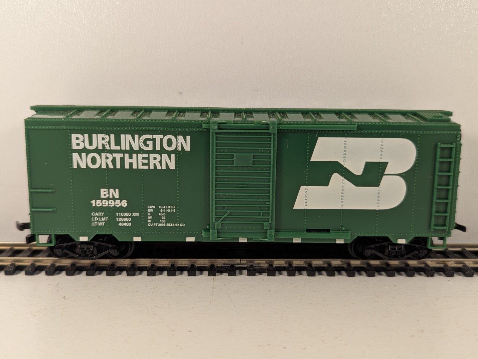 Industrial Rail HO Scale Burlington Northern 40ft Sliding Door Boxcar