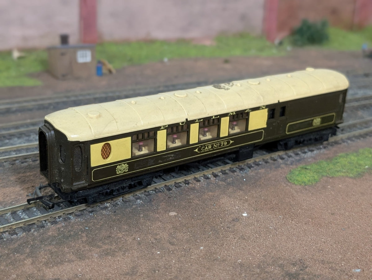 Tri-ang R328 OO Gauge Pullman Brake Coach ‘Car No 79’