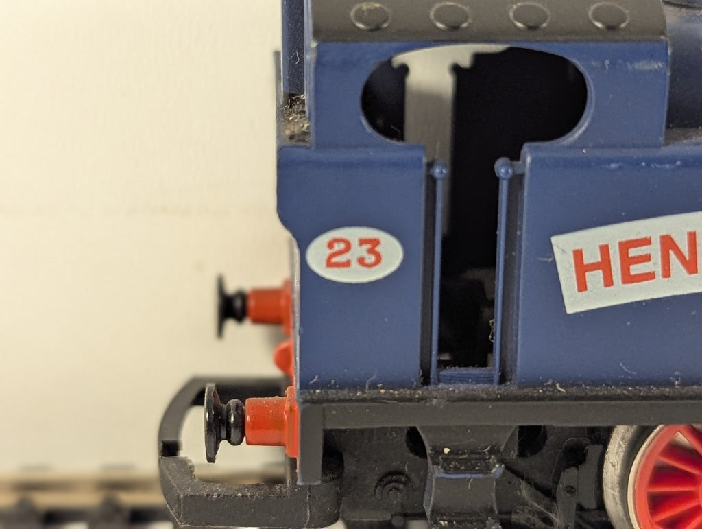 Hornby OO Gauge Industrial 0-4-0 Tank Locomotive 'Hensall Sand Co.'