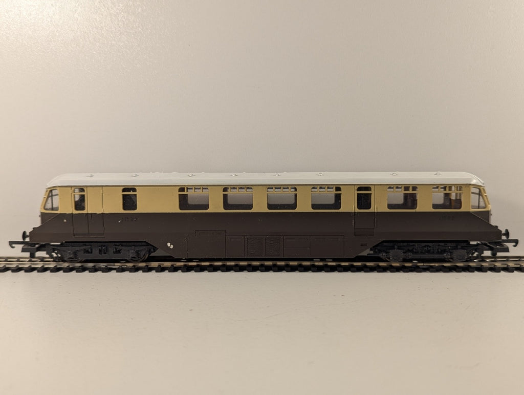 Lima L211 GWR Diesel Railcar Chocolate & Cream